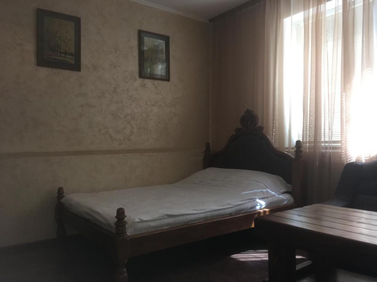 Міні-Готель Нептун 罗夫诺 外观 照片